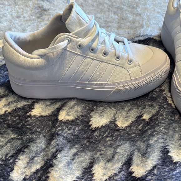 adidas Men's Athletic Shoes in White Size 10 - Picture 3 of 6